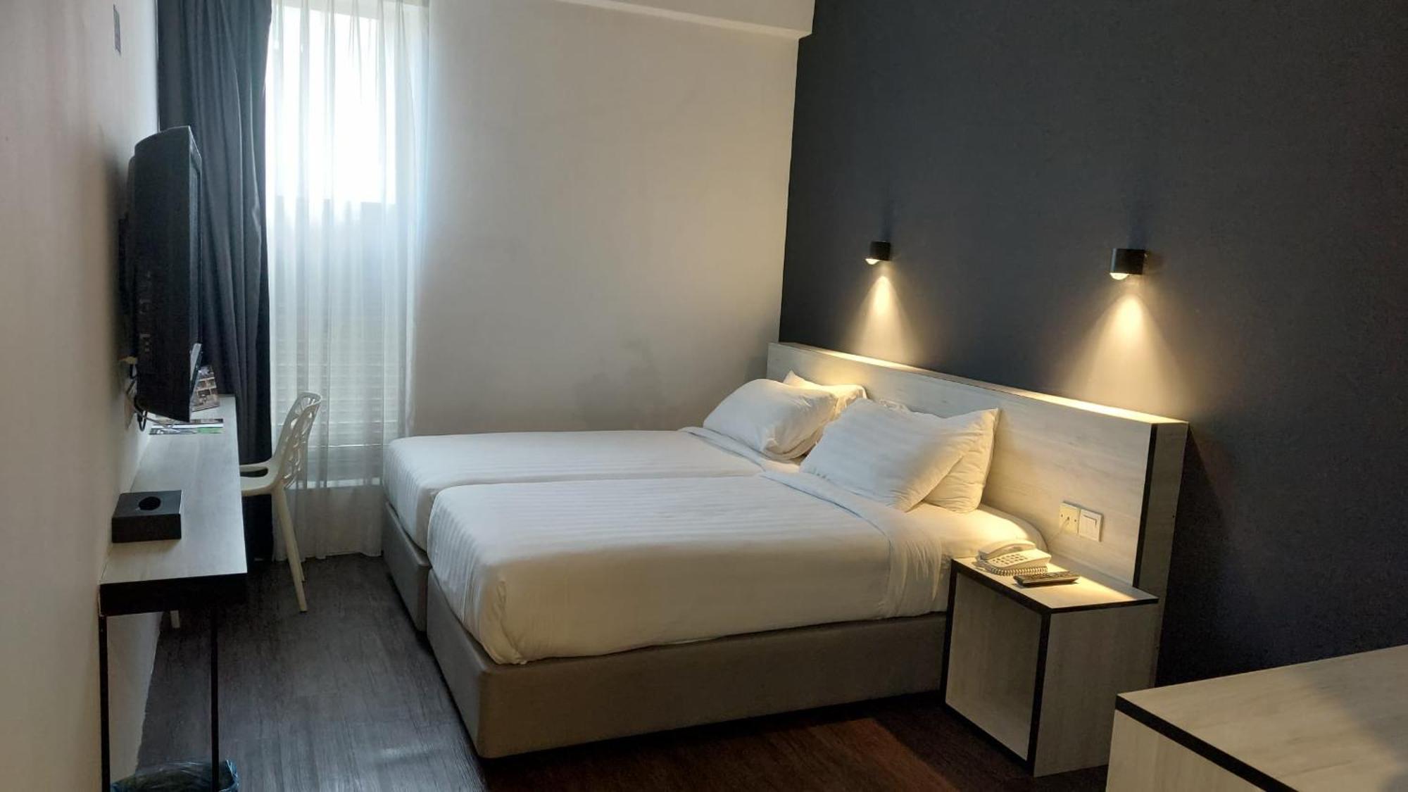 Manhattan Hotel Іпох Екстер'єр фото