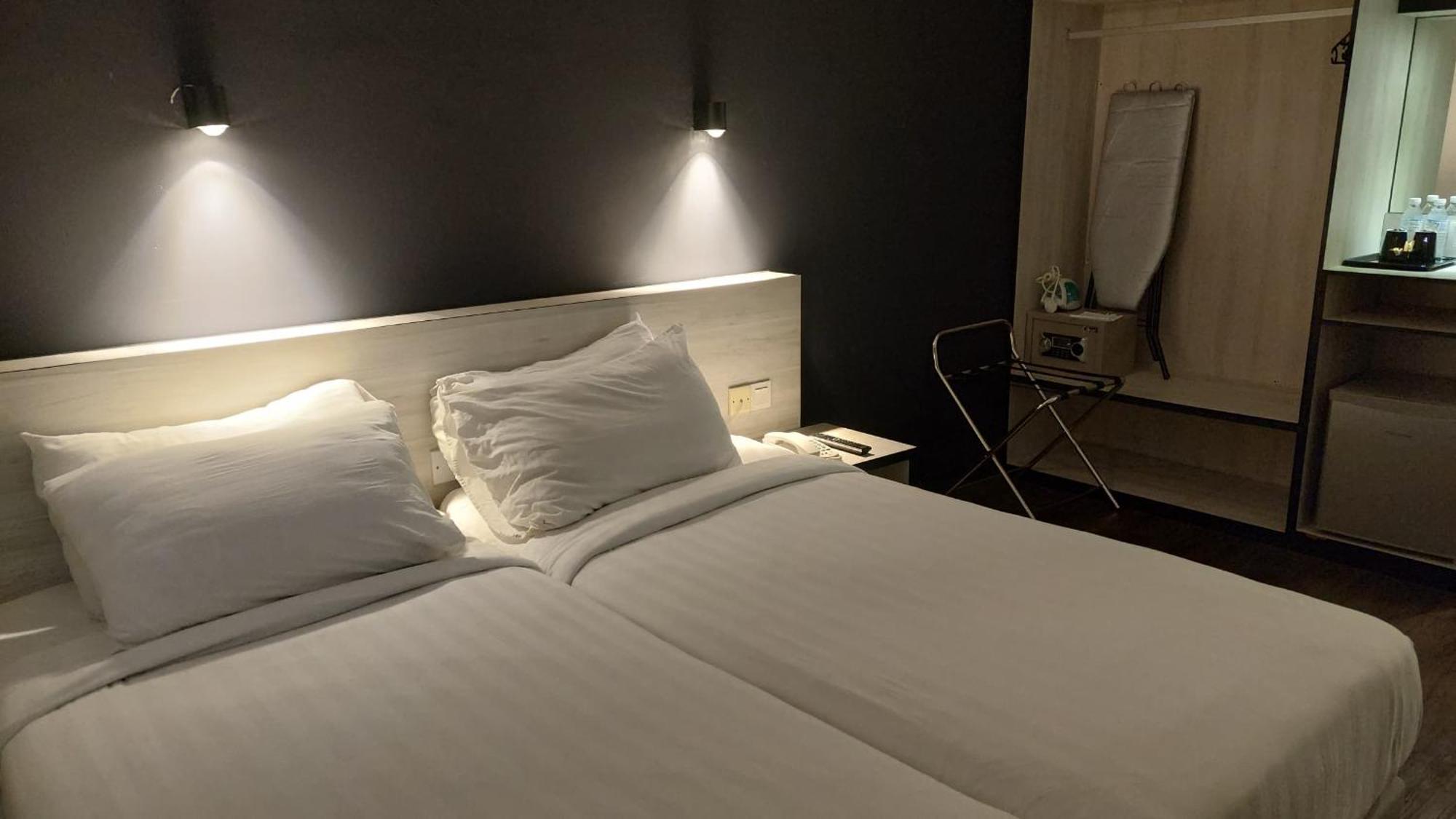 Manhattan Hotel Іпох Екстер'єр фото