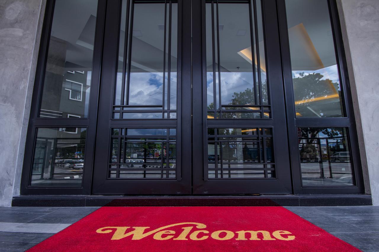Manhattan Hotel Іпох Екстер'єр фото